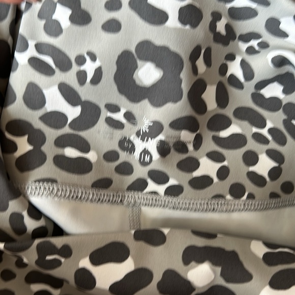 Offline Goals by Aerie Leopard high waisted leggings - Picture 5 of 7